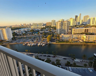 300 Bayview Drive - Photo Thumbnail 15