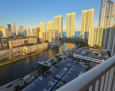 300 Bayview Drive - Photo Thumbnail 14