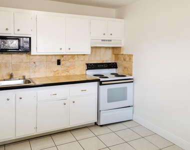 6211 Sw 37th Street - Photo Thumbnail 2