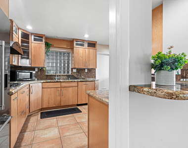708 Nw 6th Drive - Photo Thumbnail 40