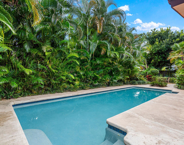 708 Nw 6th Drive - Photo Thumbnail 5