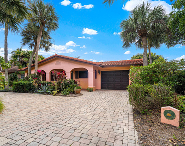 708 Nw 6th Drive - Photo Thumbnail 2