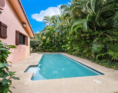 708 Nw 6th Drive - Photo Thumbnail 12