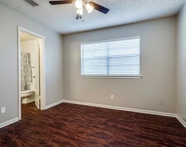 627 Texas Street - Photo Thumbnail 7