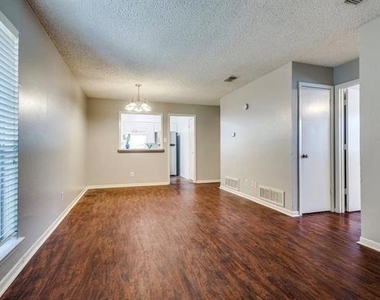 627 Texas Street - Photo Thumbnail 1