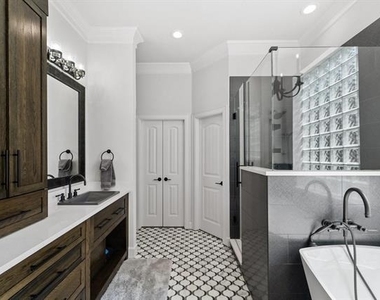 621 Somerset Drive - Photo Thumbnail 20