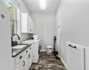 621 Somerset Drive - Photo Thumbnail 16