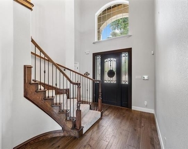 621 Somerset Drive - Photo Thumbnail 5