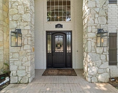 621 Somerset Drive - Photo Thumbnail 4
