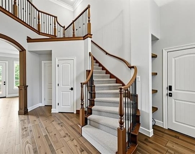 621 Somerset Drive - Photo Thumbnail 6