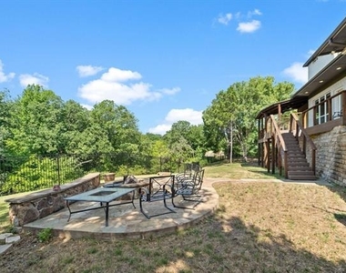 621 Somerset Drive - Photo Thumbnail 1