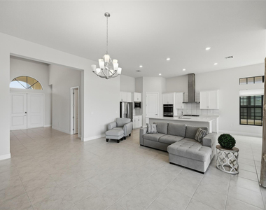 7818 Rowan Terrace - Photo Thumbnail 5
