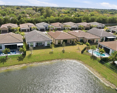 7818 Rowan Terrace - Photo Thumbnail 28