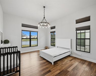 7818 Rowan Terrace - Photo Thumbnail 12