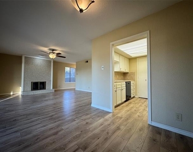 1121 Signal Ridge Place - Photo Thumbnail 11