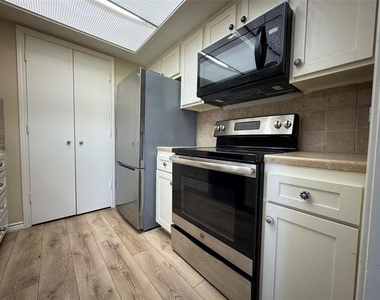 1121 Signal Ridge Place - Photo Thumbnail 13