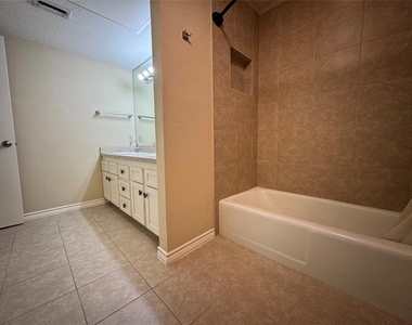 1121 Signal Ridge Place - Photo Thumbnail 18