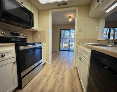 1121 Signal Ridge Place - Photo Thumbnail 14