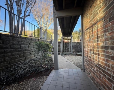 1121 Signal Ridge Place - Photo Thumbnail 2