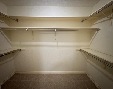1121 Signal Ridge Place - Photo Thumbnail 21