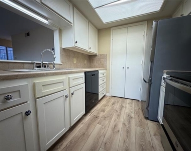 1121 Signal Ridge Place - Photo Thumbnail 12