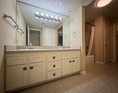 1121 Signal Ridge Place - Photo Thumbnail 17