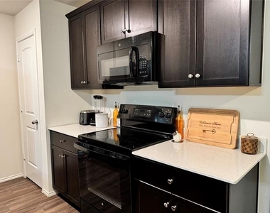 4051 Renee Drive - Photo Thumbnail 9