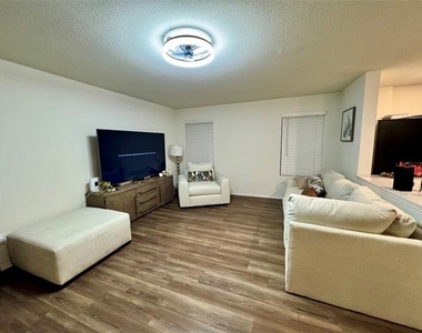 4051 Renee Drive - Photo Thumbnail 6