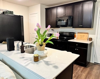 4051 Renee Drive - Photo Thumbnail 8