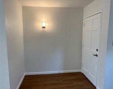 3741 Horizon Place - Photo Thumbnail 4