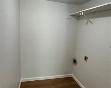 3741 Horizon Place - Photo Thumbnail 16