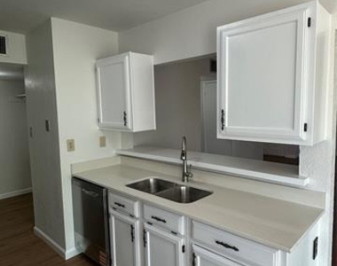 3741 Horizon Place - Photo Thumbnail 15