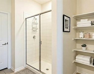 315 Pine Hollow Way - Photo Thumbnail 8