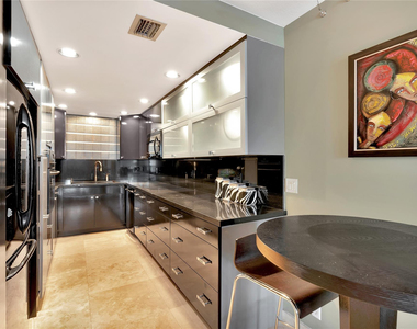 112 N Birch Road - Photo Thumbnail 6