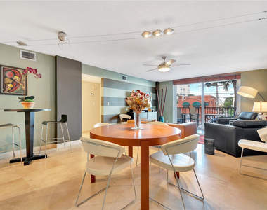 112 N Birch Road - Photo Thumbnail 2