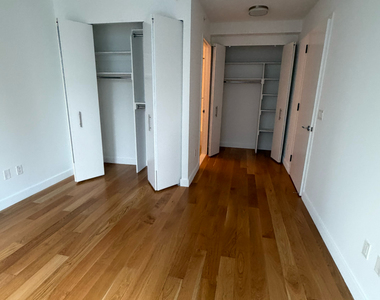 West 57th Street - Photo Thumbnail 8
