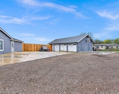 2212 W J Fred Smith Parkway - Photo Thumbnail 26