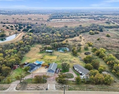2212 W J Fred Smith Parkway - Photo Thumbnail 1