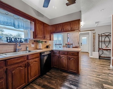 2212 W J Fred Smith Parkway - Photo Thumbnail 9