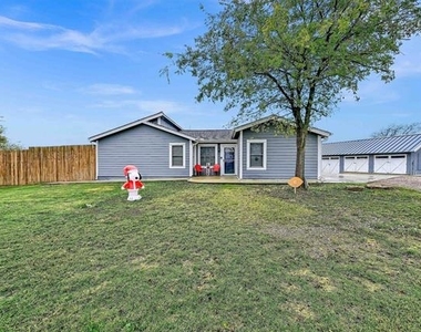 2212 W J Fred Smith Parkway - Photo Thumbnail 2