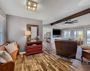 2212 W J Fred Smith Parkway - Photo Thumbnail 3