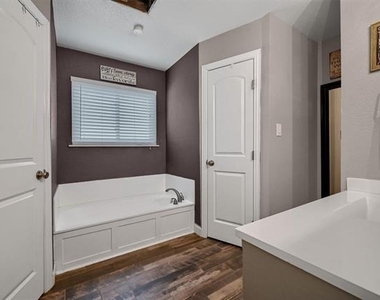 2212 W J Fred Smith Parkway - Photo Thumbnail 16