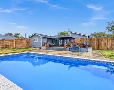 2212 W J Fred Smith Parkway - Photo Thumbnail 22