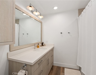 404 Loma - Photo Thumbnail 18