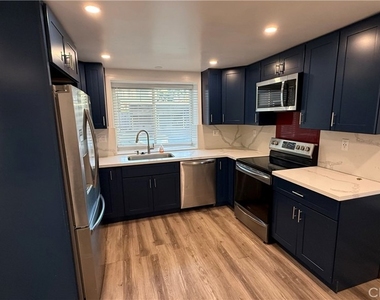 1012 W F Street - Photo Thumbnail 7