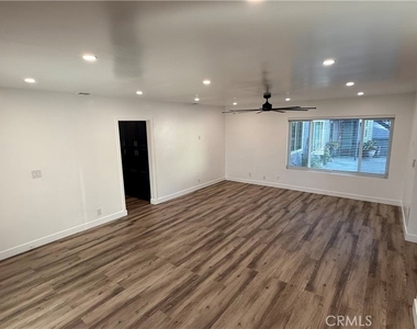 1012 W F Street - Photo Thumbnail 3