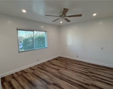 1012 W F Street - Photo Thumbnail 15