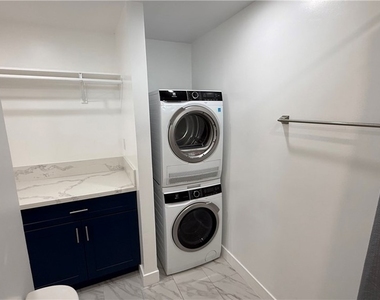 1012 W F Street - Photo Thumbnail 21