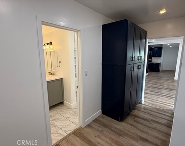1012 W F Street - Photo Thumbnail 8