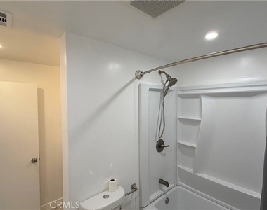 1012 W F Street - Photo Thumbnail 10